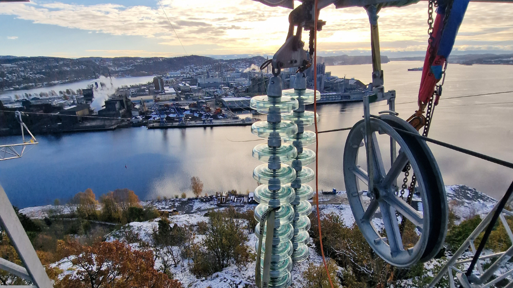 Utsikt mot Herøya Industripark fra mast